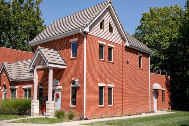Outside view of the office of {PRACTICE_NAME}